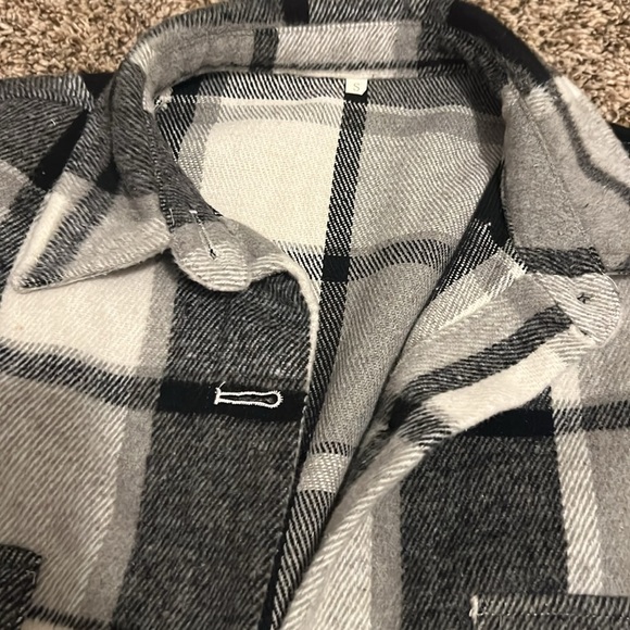Black/Gray plaid shacket full length Small - Picture 3 of 4